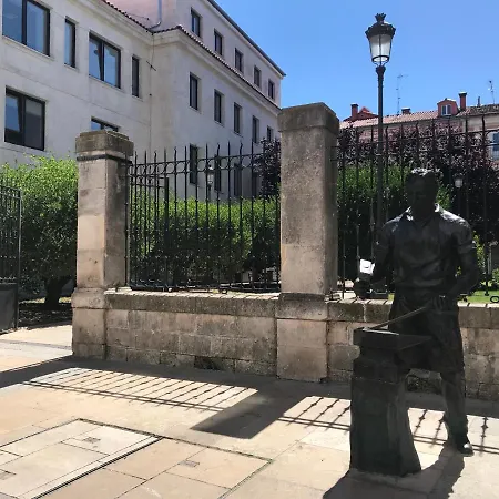 Almirante Centro Tranquila Y Con Encanto En Casa * Burgos